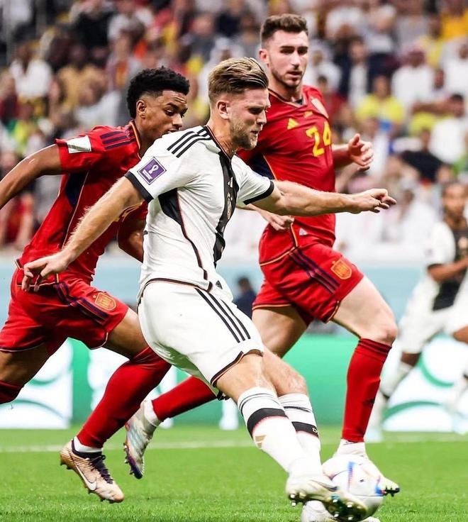 东体谈中超外援名额调整：足协、中足联应多听听俱乐部的意见（东体评中超外援名额调整：足协与中足联应更多听取俱乐部意见）