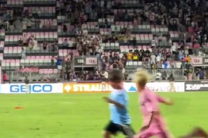 尼日利亚举报民主刚果9名球员资格有问题，世界杯附加赛恐生变（尼日利亚指控民主刚果9名球员资格存疑，世界杯附加赛或受影响）