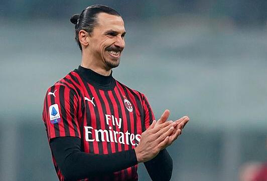 李镇全：战越南下半场我们出现了体能问题；踢韩国要全力以赴（李镇全：战越南后45分钟体能下滑；对阵韩国将拼尽全力）