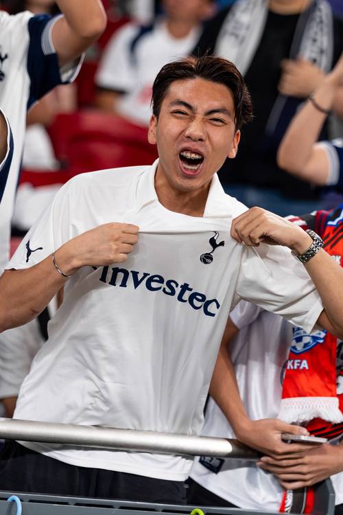 中超赛报：上海申花主场战胜武汉三镇＂,（中超快讯：申花主场力克武汉三镇）