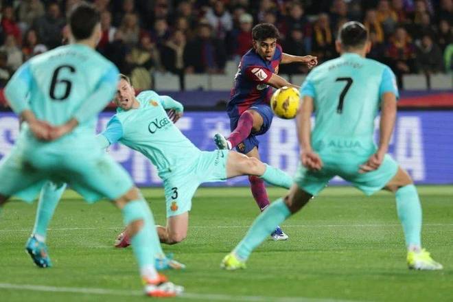 克劳福德拒付30万美元制裁费，失去WBC冠军引发拳迷热议（克劳福德因拒缴30万美元制裁费遭WBC撤销冠军，拳迷热议不断）