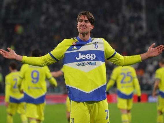 邮报：至少12家俱乐部想租梅努，但球员仍优先考虑那不勒斯（邮报：超12队有意租借梅努，球员首选仍是那不勒斯）